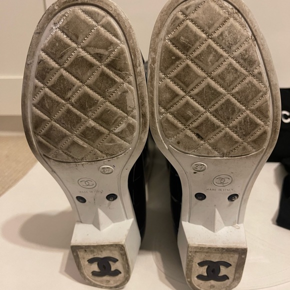 Chanel Black & White Quilted Rubber Boot Size 37 - Picture 11 of 12